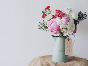 風水で花を飾って恋愛運 金運アップ おすすめの方角 種類 花瓶 フクさんの開運ブログ