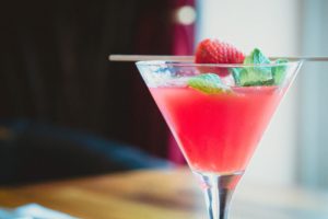 ピンク色の飲み物